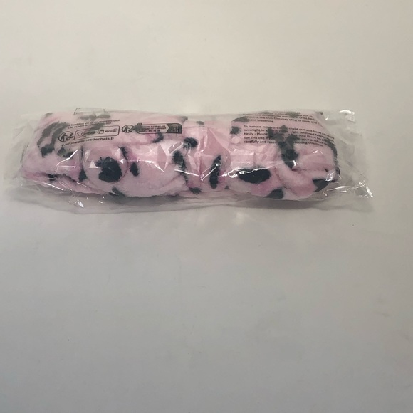 Brand New Pink Leopard Printed Spa Headband - Picture 2 of 5